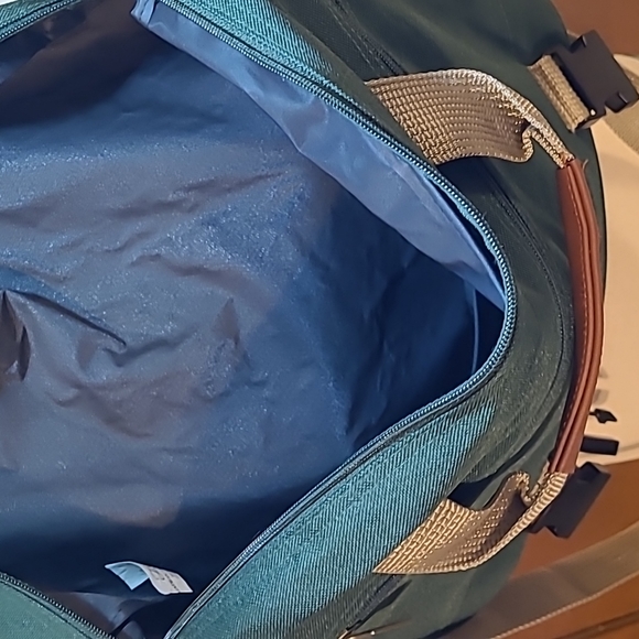 North West Collection Green Bag 💕 - Picture 4 of 12